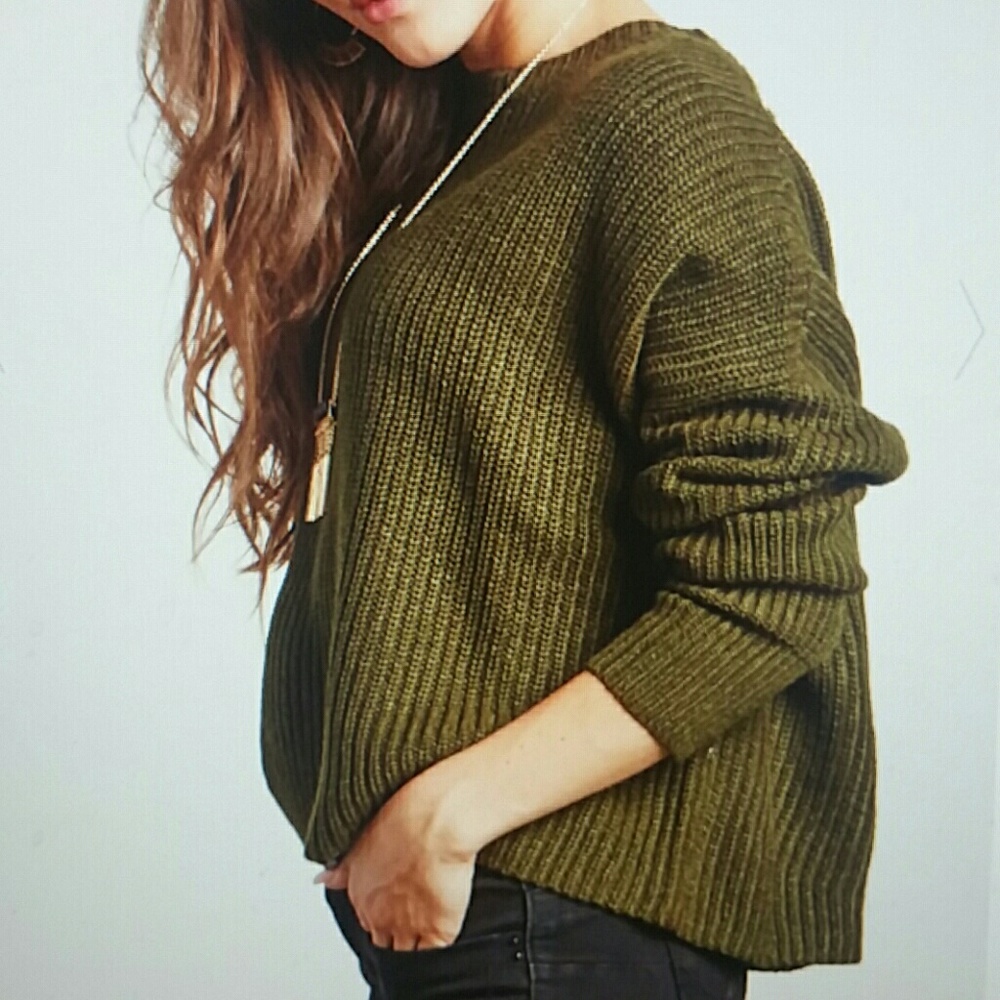 Round neck Long Sleeves Sweater - Picture 3 of 7